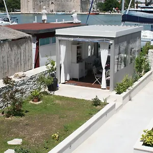 Tironi 2 -sonja Apartment